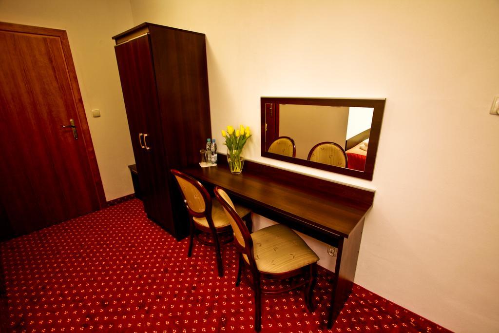 Hotel Milord Pułtusk Exterior foto